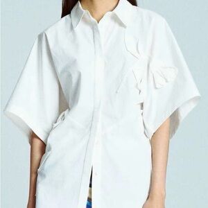 Topshop White Short-Sleeve Button-Front Shirt with 3D floral appliqué